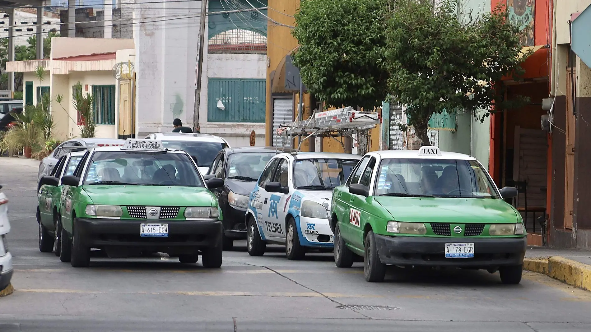 TAXIS - Fco Meza - El Sol de Leon (2)